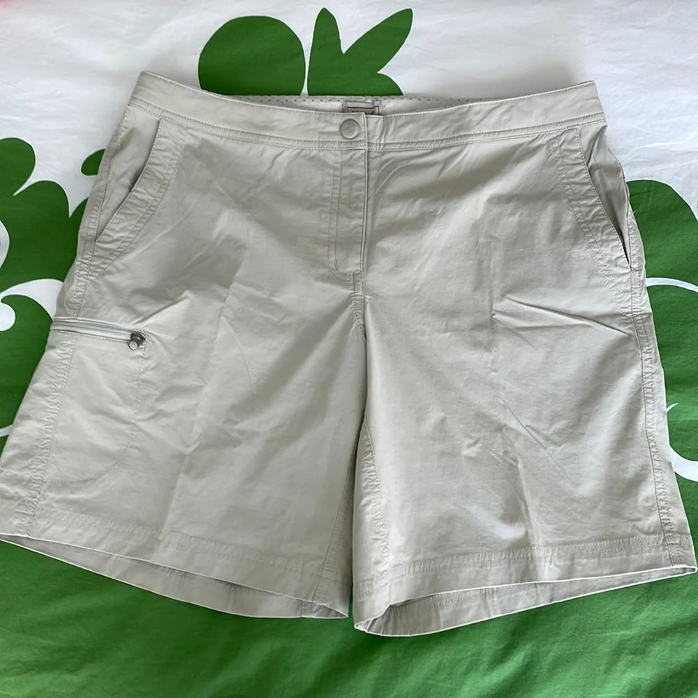 LL Bean khaki shorts - Picture 1 of 10